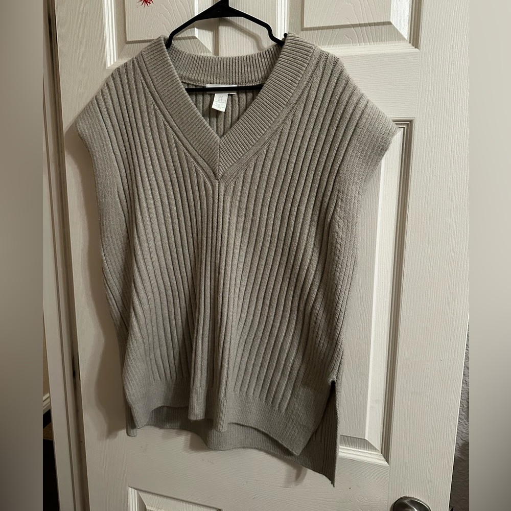H&m sweater vest womens size medium nwot